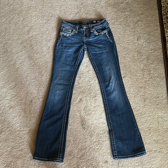 Low wasted signature boot cut Miss Me’s. 27” waist, 32” inseam. - Picture 3 of 5